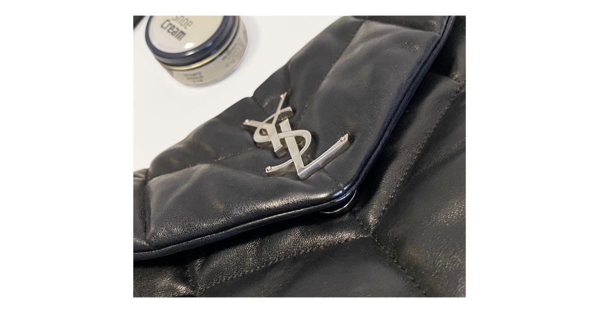 Záchrana odřené kabelky Yves Saint Laurent  Černý krém na kabelky Black 118 logo ysl oprava